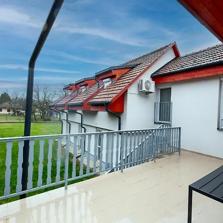 Mazurek Aparthotel *